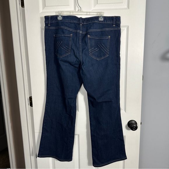 Old Navy Plus jeans, size 20, slight boot, med. dark wash, denim, casual - Picture 2 of 11